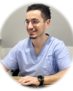 Julien Beligat, pédicure-podologue, au cabinet d’Armentières.